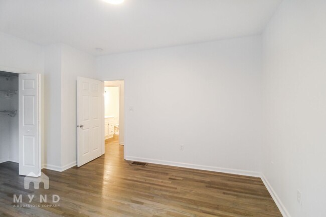 Building Photo - 1070 4th St NW
