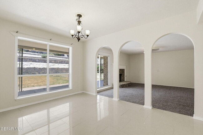 Building Photo - 3329 Old Spanish Trail