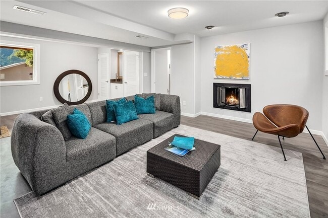 Building Photo - Stylish Mid-Century Modern Retreat | 3BR, ...