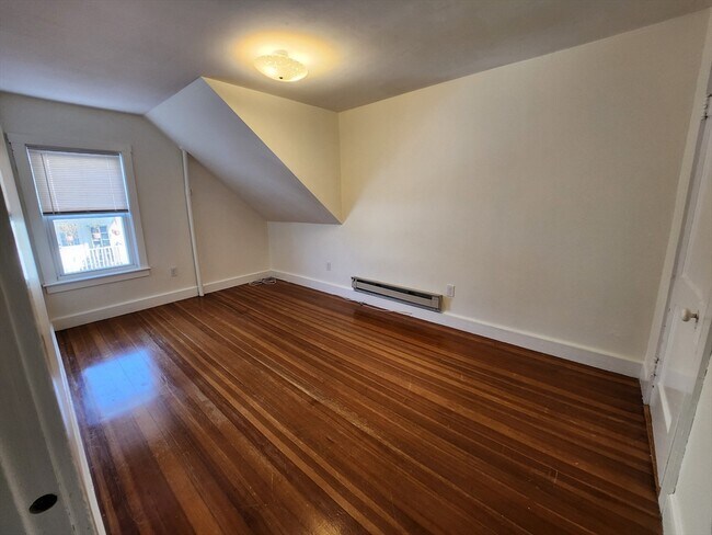 Building Photo - 45 Blaney St