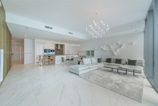 Building Photo - 17475 Collins Ave