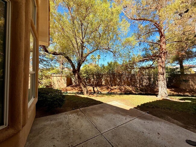 Building Photo - Gorgeous Spanish Trails 3BR House for lease!