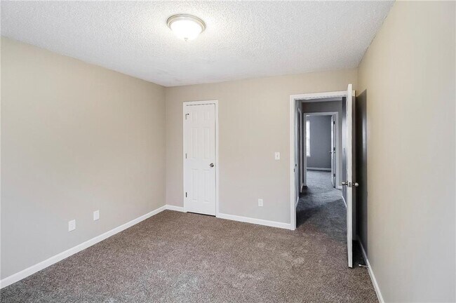 Building Photo - 4966 River Overlook Way