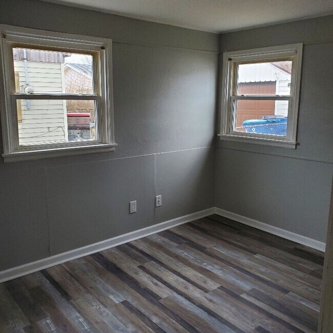 Building Photo - 2BDRM HOUSE FOR RENT