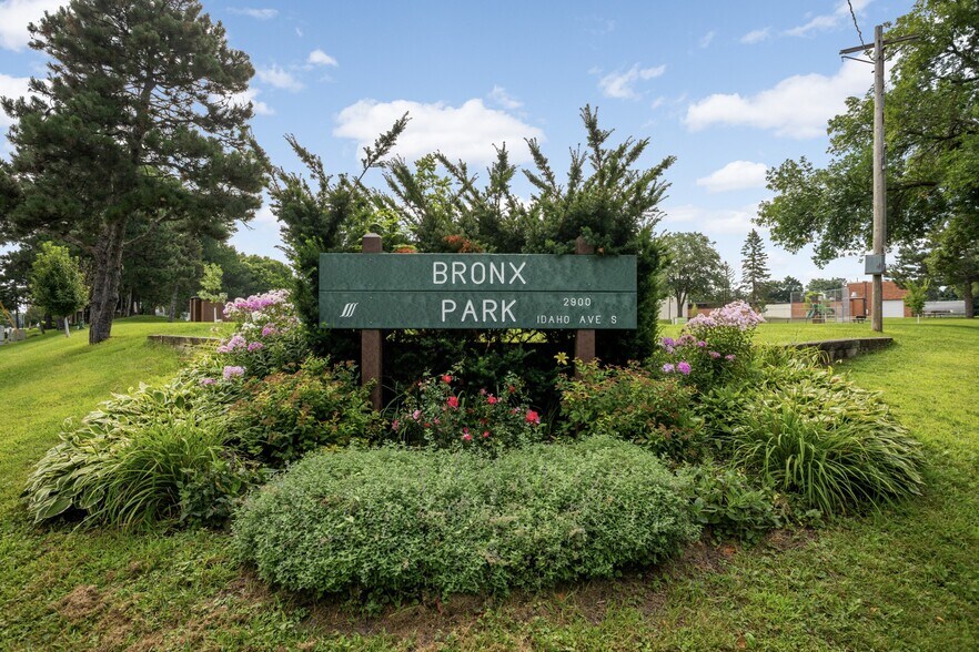 Building Photo - 2820 Idaho Ave S