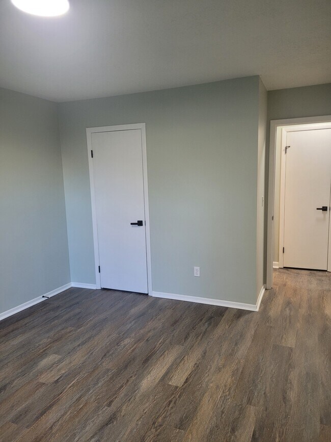 Building Photo - 8511 England St