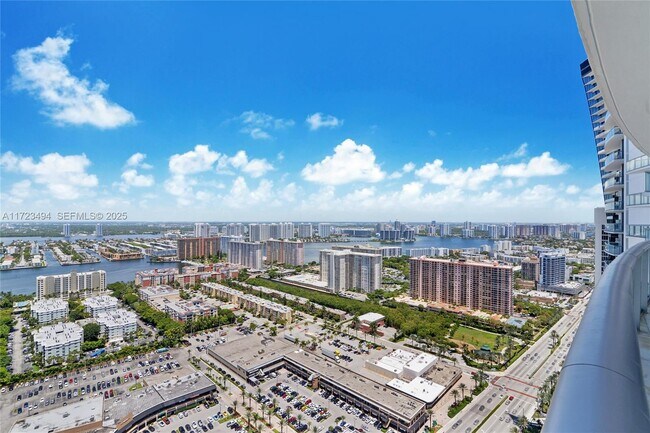 Building Photo - 17001 Collins Ave