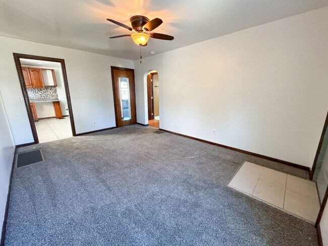 Building Photo - Charming 3-Bed Home Near ODU & OSU Med – F...