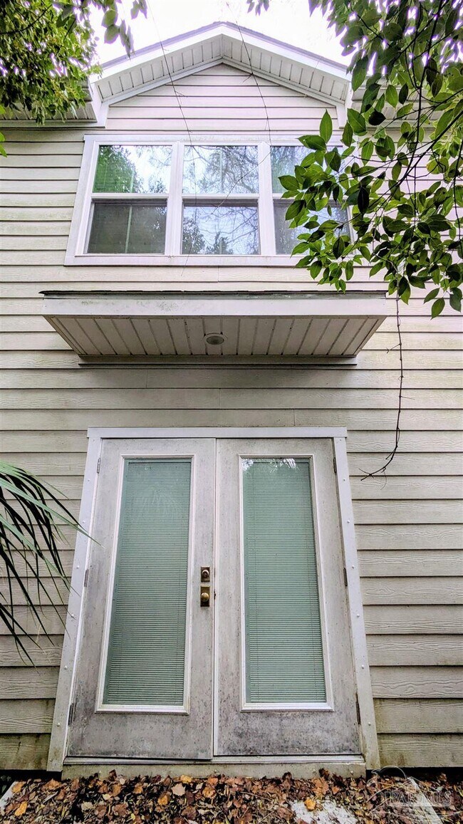 Building Photo - 226 Junction Ave