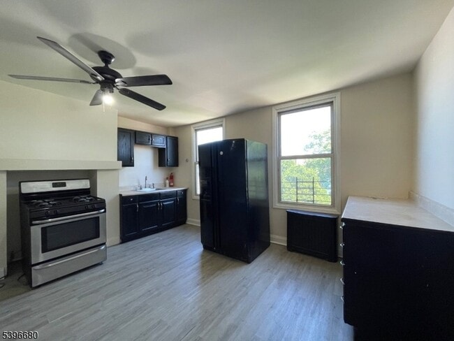 Primary Photo - 115 Park Ave