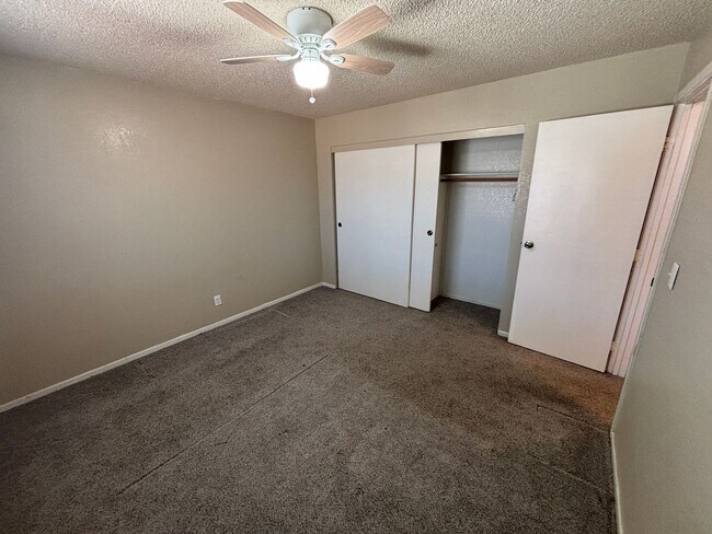 Building Photo - Charming Updated Condominium for Rent in S...