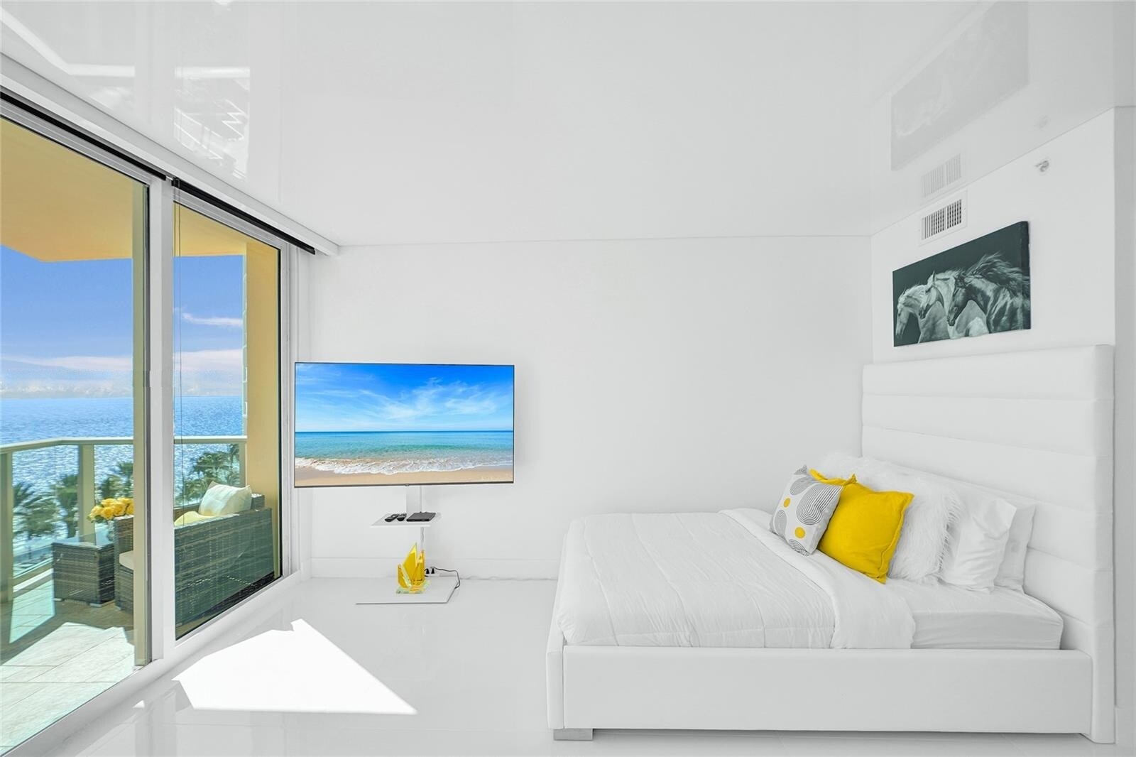 Building Photo - 2501 S Ocean Dr