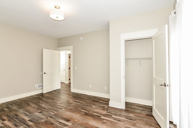 Building Photo - 312 61st St