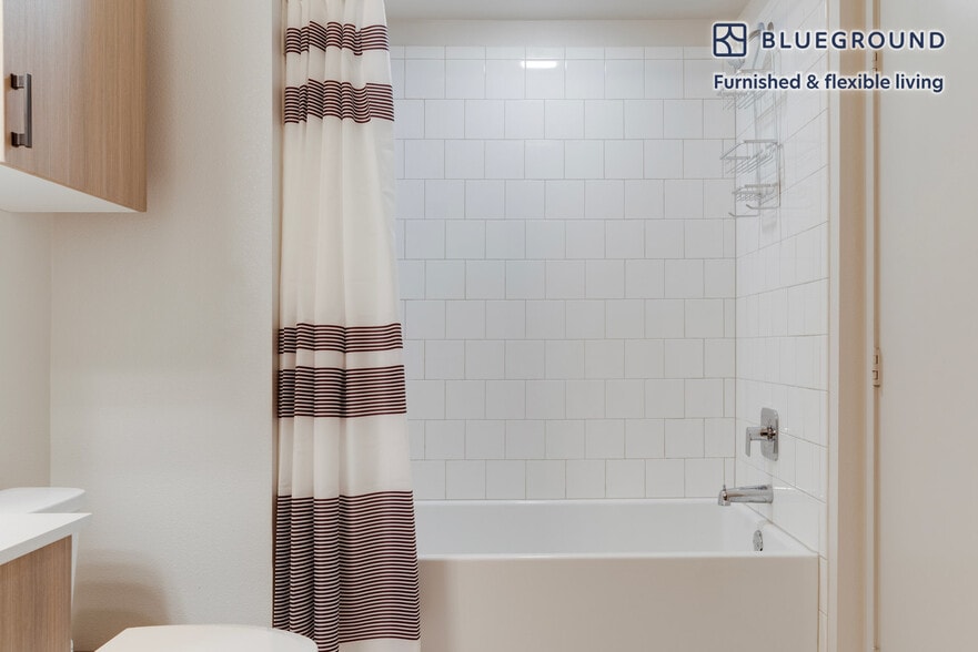 Building Photo - 44758 Old Warm Springs Blvd