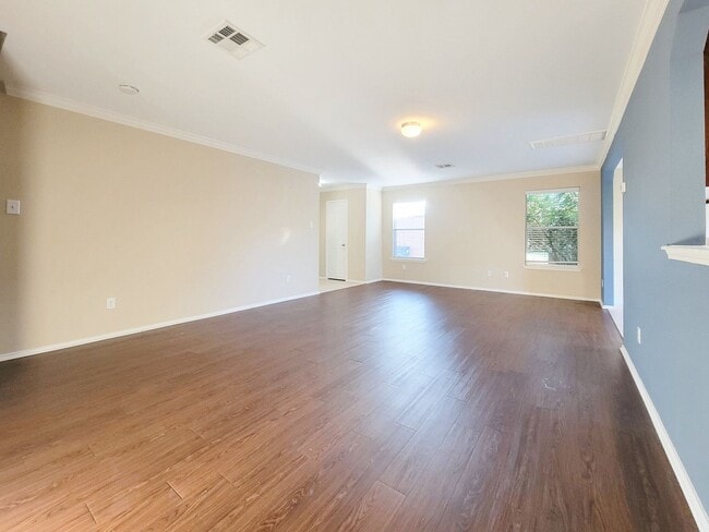 Building Photo - 1007 Ranchero Rd