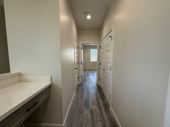 Building Photo - A614