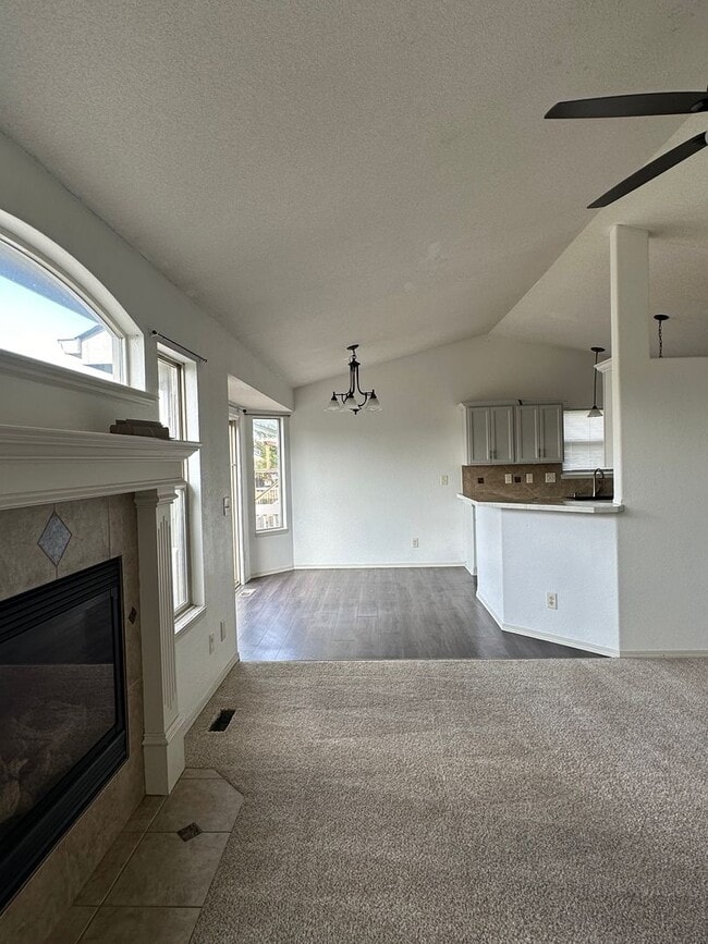 Building Photo - Beautiful Updated 5 Bedroom Home - Derby ,KS