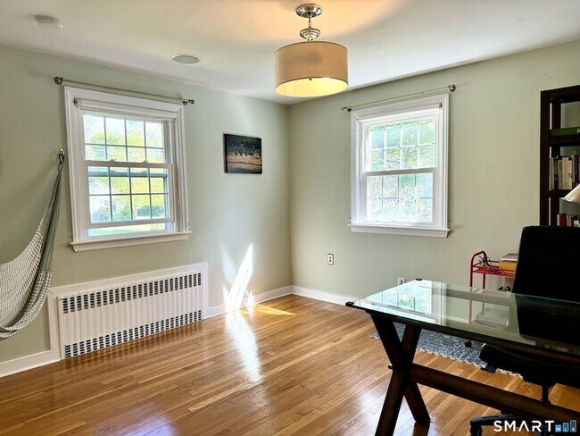 Building Photo - 330 Ridge Rd