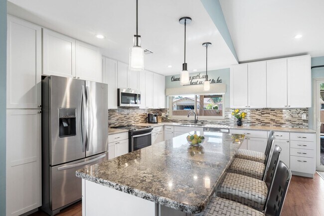 Building Photo - Welcome to this updated & spacious Golf Course Home in Leisure World a 45+ Active Adult Resort Co...