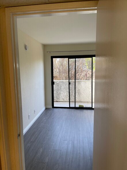 Building Photo - 4453 Woodman Ave
