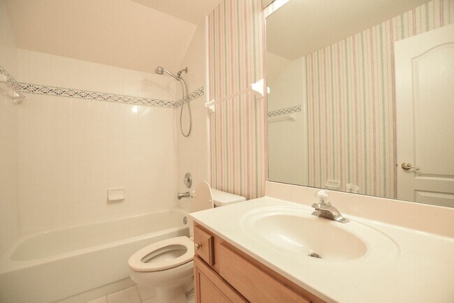 Building Photo - 5313 Lake Bluff Terrace