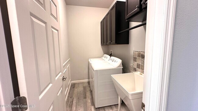 Building Photo - 4477 Trovita Cir