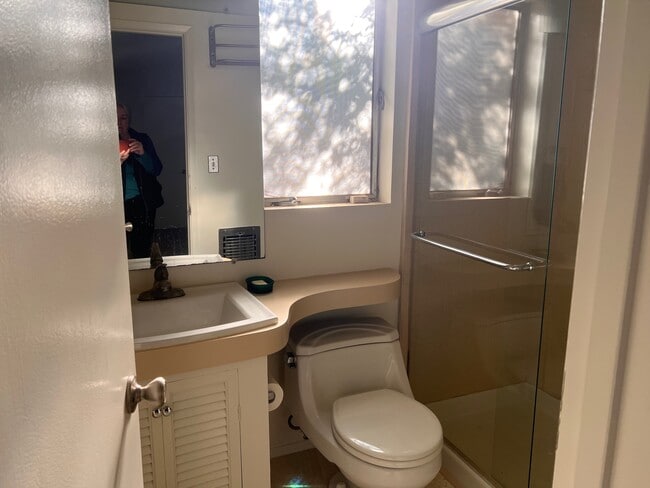 Building Photo - 5615 Oso Ave