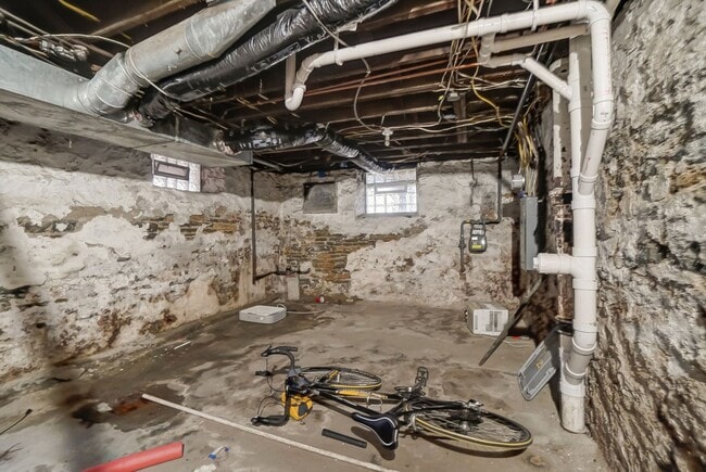 Building Photo - Large Clifton House For 2026-2027!