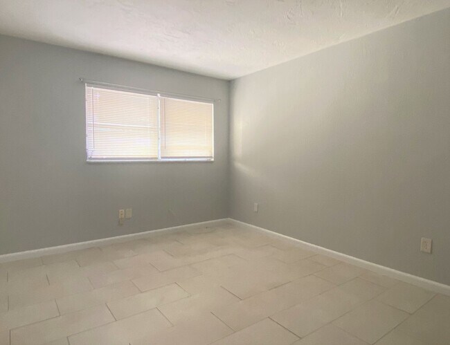 Building Photo - 5219 17th Ave S