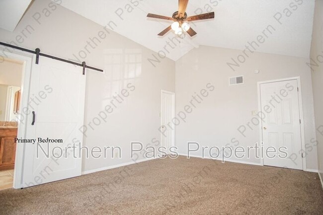 Building Photo - 7317 Luz De Lumbre Ave