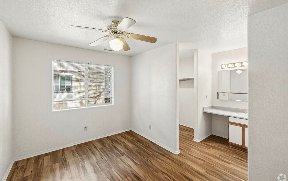 Building Photo - 51 S Maricopa St