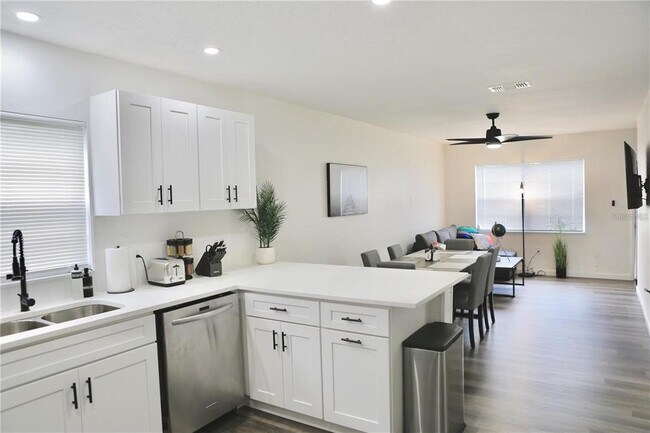 Building Photo - 3308 SW 26 Way