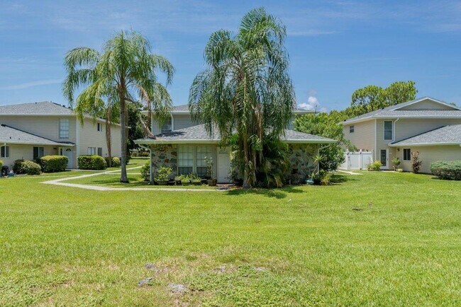 Building Photo - 4112 Yellow Pine Ln
