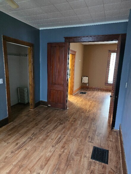 Building Photo - 308 W Maple St