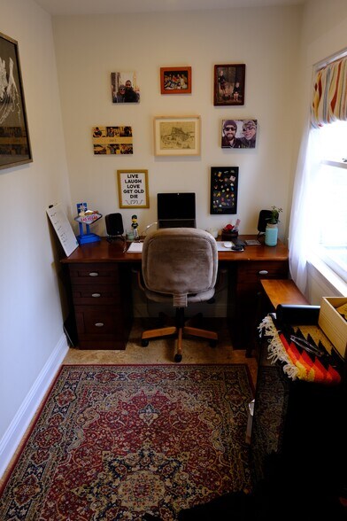 Small Office - 6026 Harwood Ave