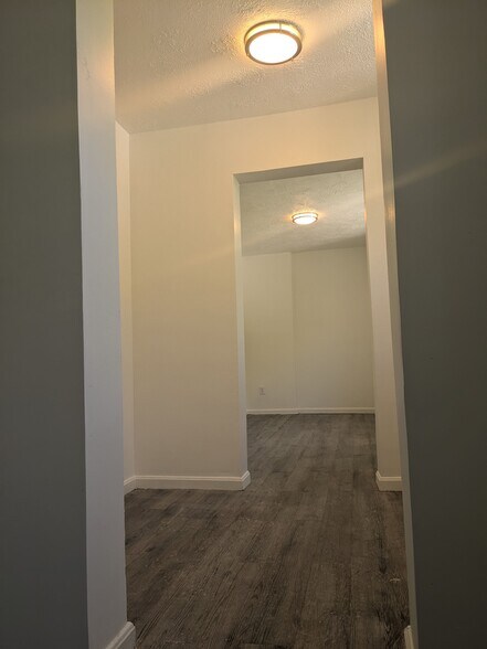 Building Photo - 227 Renner St