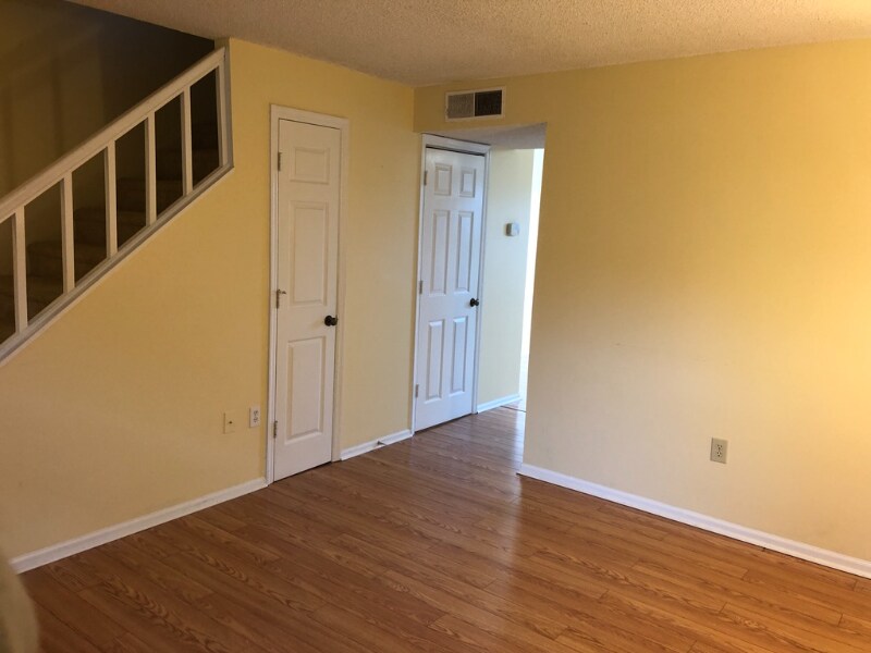 Building Photo - 250 Elm St