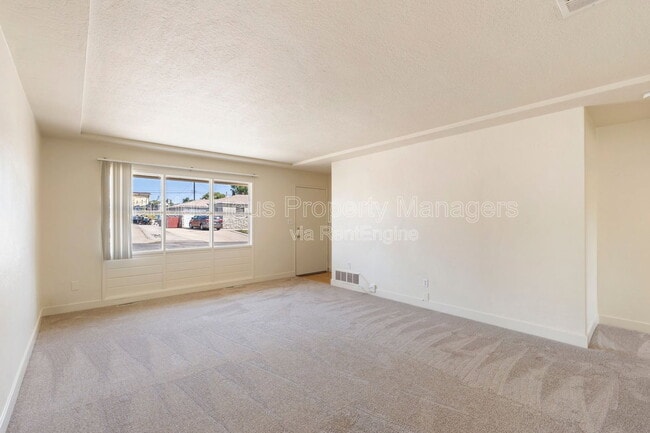 Building Photo - 5625 Gables St