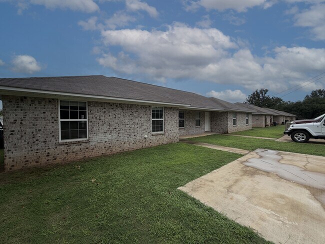 Building Photo - 1221 Kirby St
