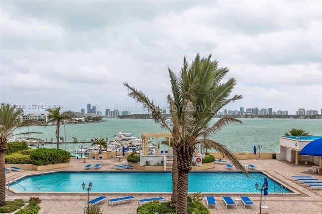 Building Photo - 7601 E Treasure Dr