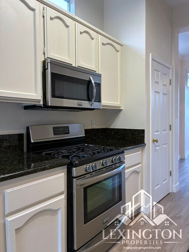 Building Photo - Beautifully updated, 3BD/2BA+office, Home in Rocklin – off Stanford Ranch Rd. near Willard Park