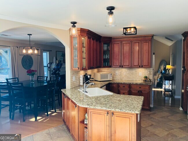 Building Photo - 328 Vendella Cir