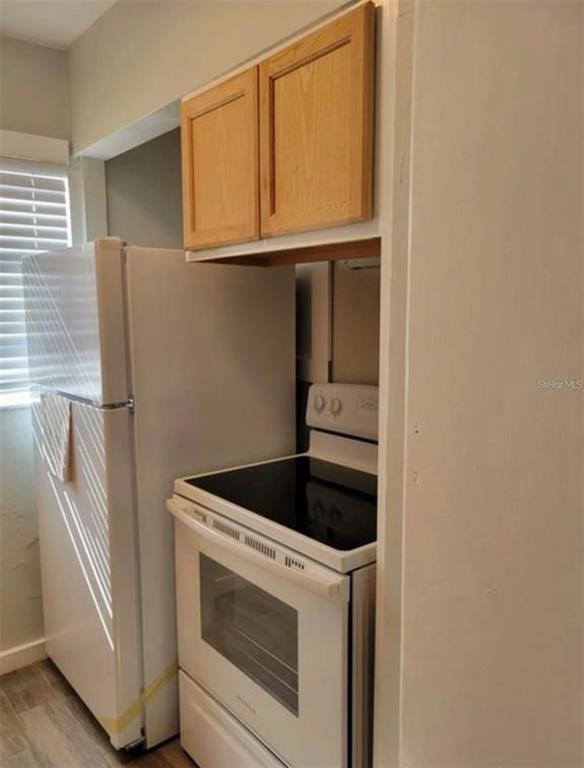 Building Photo - 300 20th Ave S