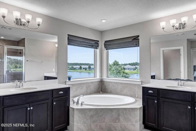 Building Photo - 23 Catesby Ln