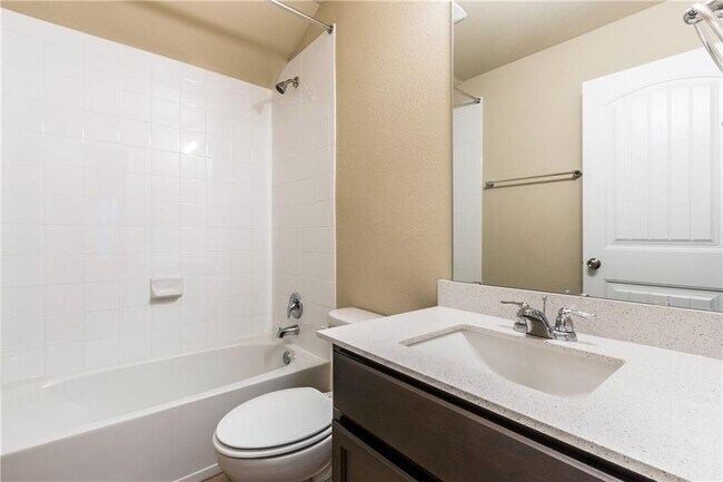 Building Photo - 6608 San Isidro Dr