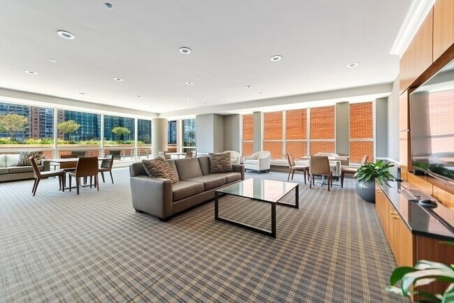 Building Photo - 415 E North Water St