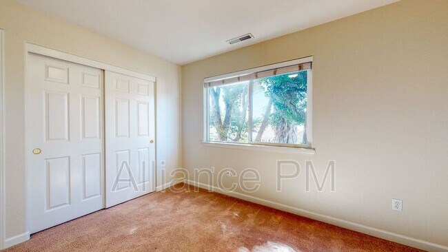 Building Photo - 1520 Humboldt St