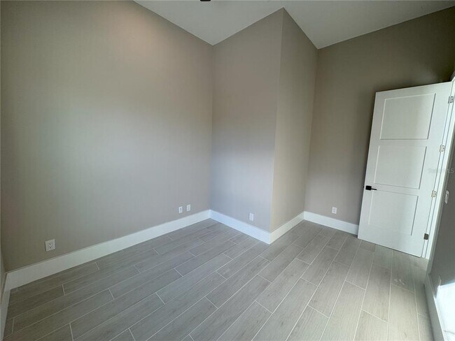 Building Photo - 547 Sanctuary Golf Pl