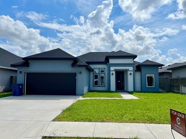 Primary Photo - 1862 Castillo St