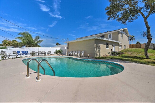 Building Photo - 726 Alden Dr